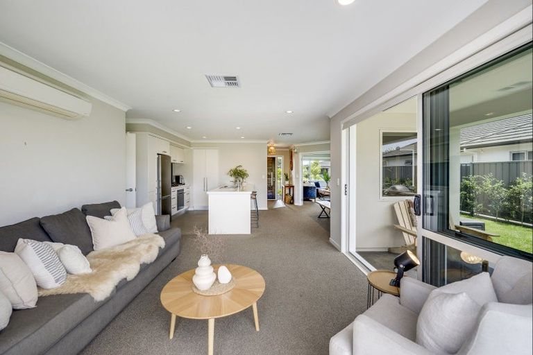 Photo of property in 17 Aoraki Road, Poraiti, Napier, 4112