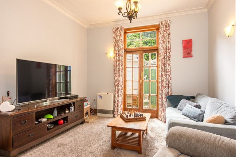 Photo of property in 204 Aro Street, Aro Valley, Wellington, 6021