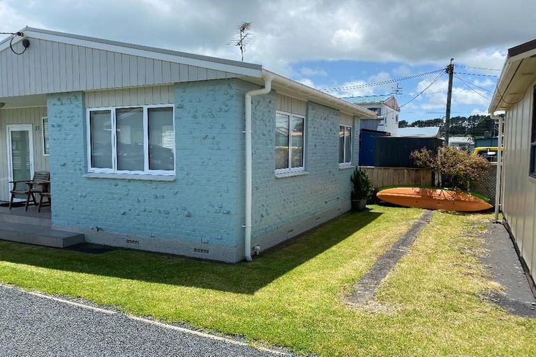 Photo of property in 27 Third Avenue, Urenui, 4377