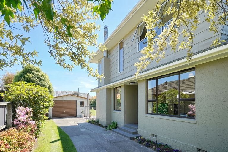 Photo of property in 22 Kendal Avenue, Burnside, Christchurch, 8053