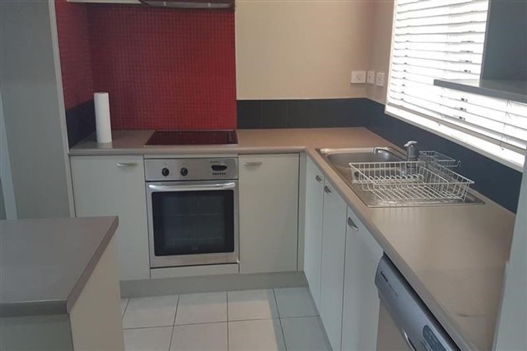 Photo of property in 37 Spalding Rise, Golflands, Auckland, 2013