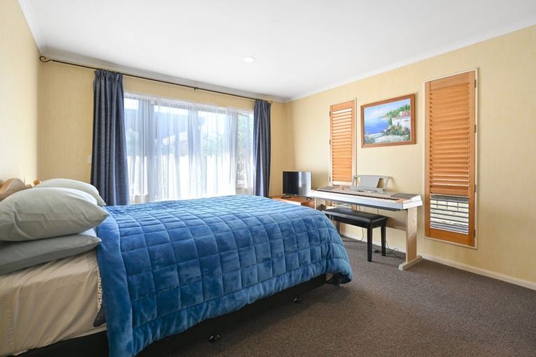 Photo of property in 16 Cate Road, Rototuna, Hamilton, 3210