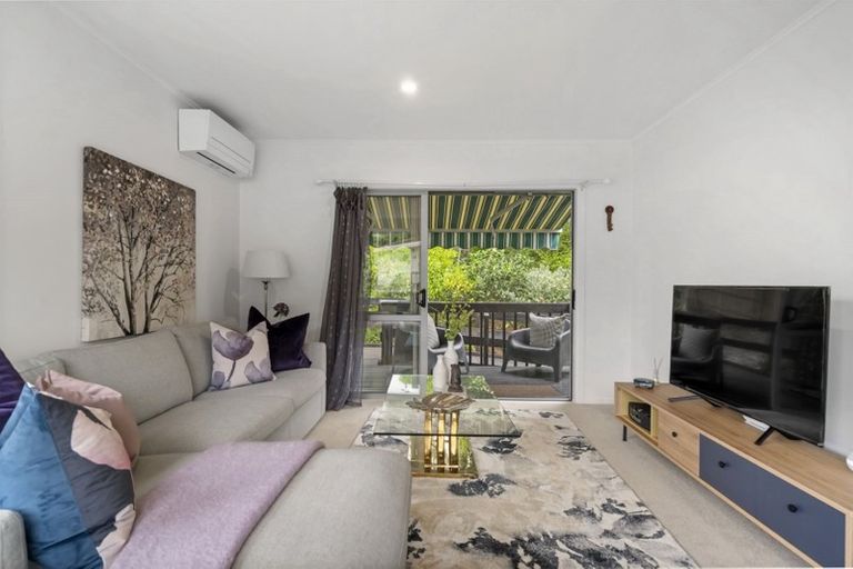 Photo of property in 57 Peach Road, Glenfield, Auckland, 0629