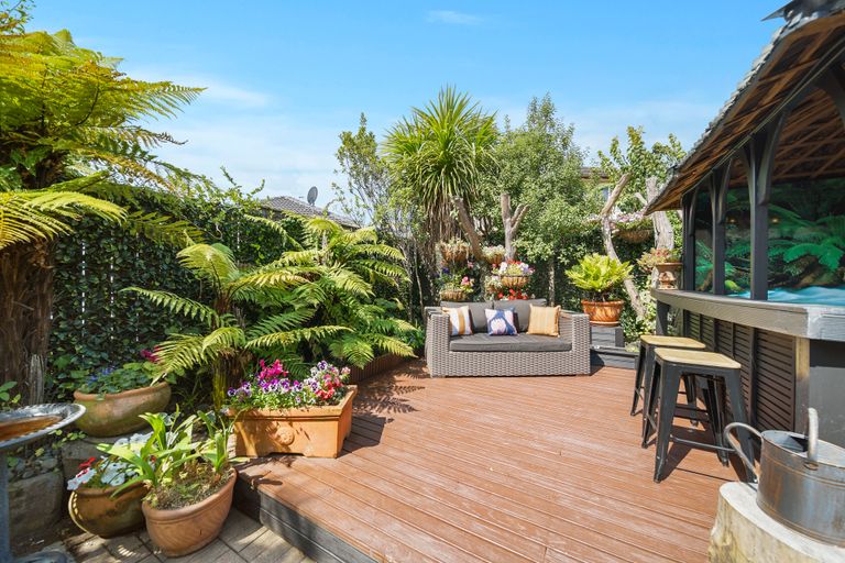 Photo of property in 20 Heyington Way, East Tamaki Heights, Auckland, 2016