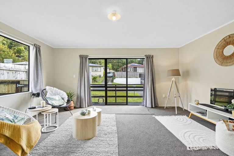 Photo of property in 1b Sunny Grove, Wainuiomata, Lower Hutt, 5014