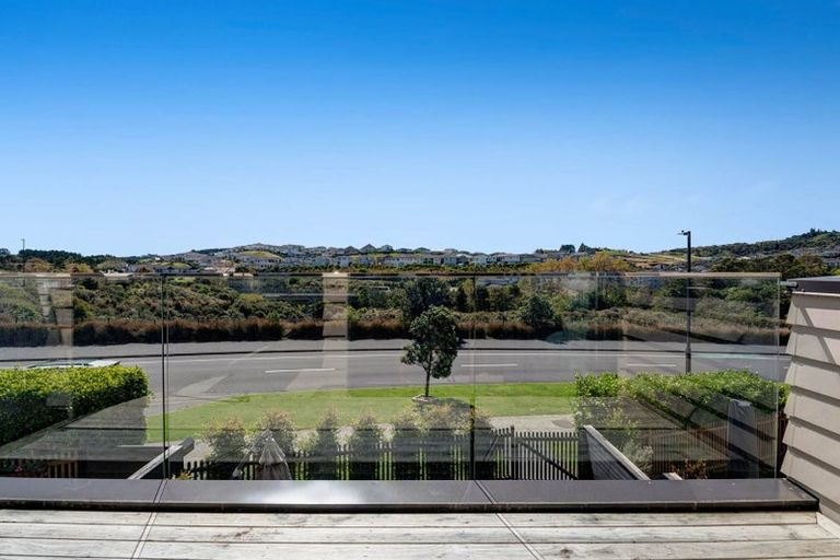 Photo of property in 14 Arran Point Parade, Orewa, 0931