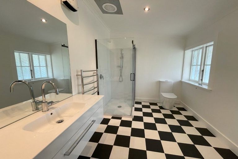 Photo of property in 20 Middle Road, Havelock North, 4130