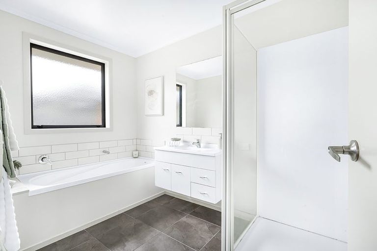 Photo of property in 15 Jack Rise, Grandview Heights, Hamilton, 3200