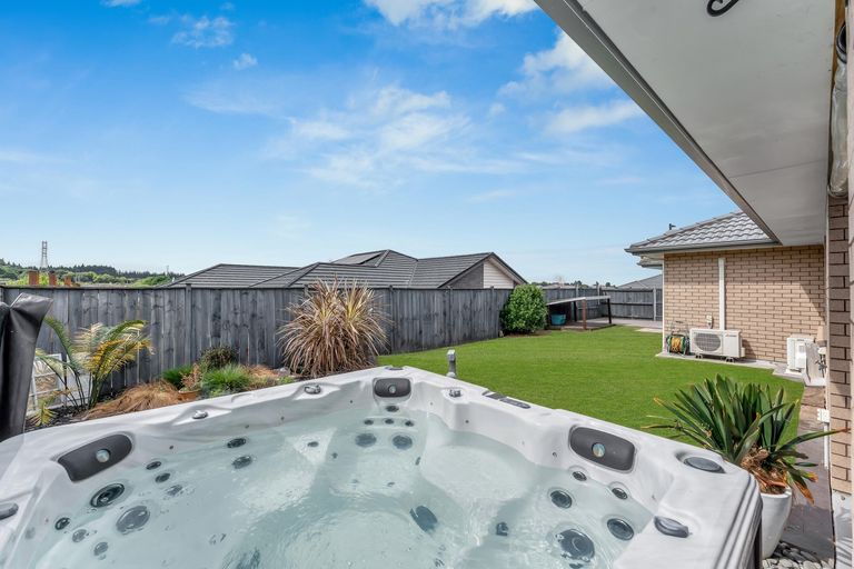 Photo of property in 1 Helenvale Crescent, Pokeno, 2402