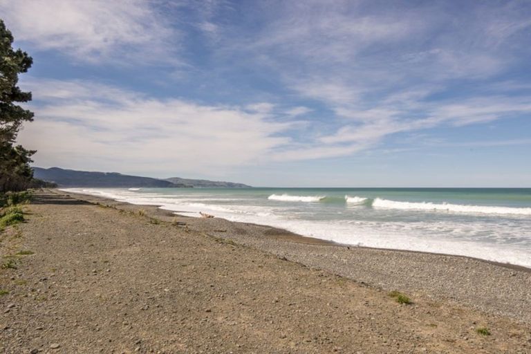 Photo of property in 6 Chamberlain Avenue, Amberley, 7481