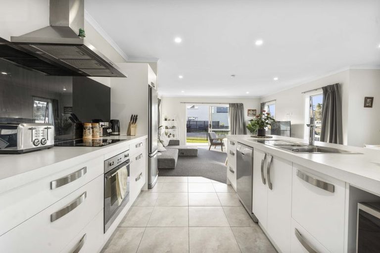 Photo of property in 15 Anna Jean Crescent, Flagstaff, Hamilton, 3210