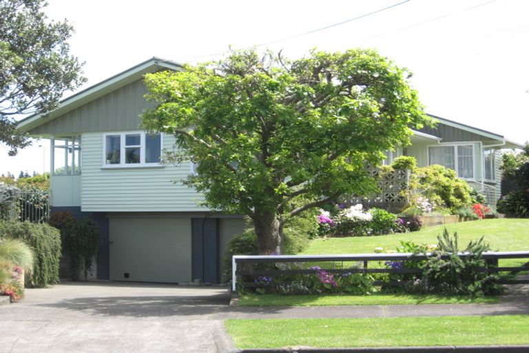 Photo of property in 6 Tirimoana Place, Otamatea, Whanganui, 4501