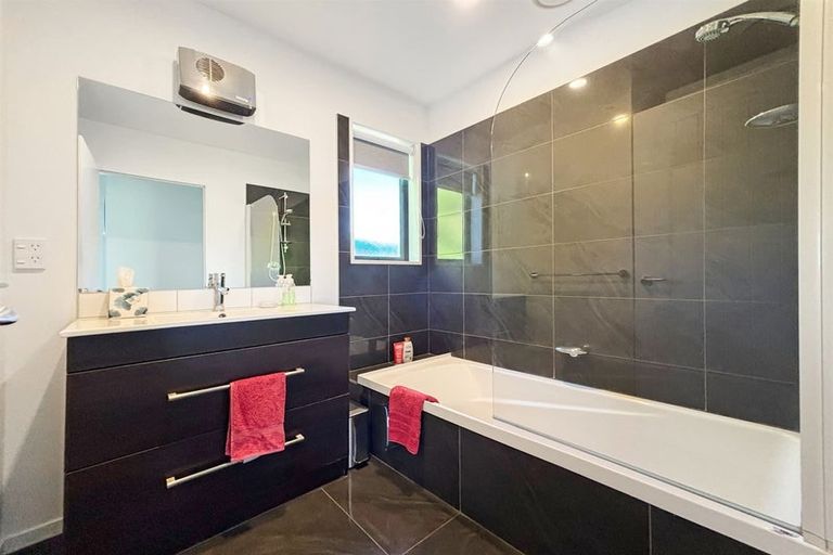 Photo of property in 31 Soleares Avenue, Mount Pleasant, Christchurch, 8081