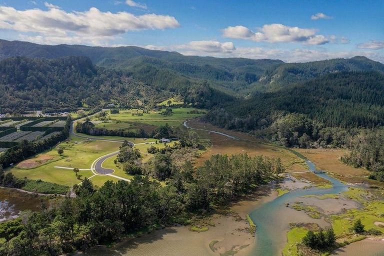 Photo of property in 26 North Ridge Drive, Pauanui, 3579