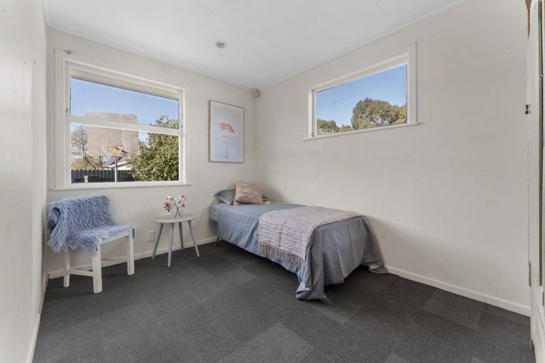 Photo of property in 43 Tararua Terrace, Cloverlea, Palmerston North, 4412