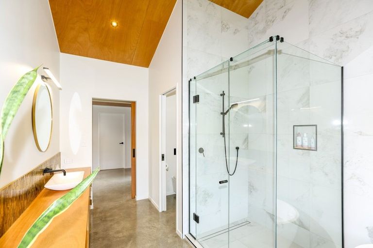 Photo of property in 23c Arden Place, Oakura, 4314