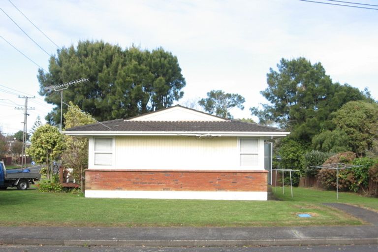 Photo of property in 2 Ruby Street, Manurewa, Auckland, 2102