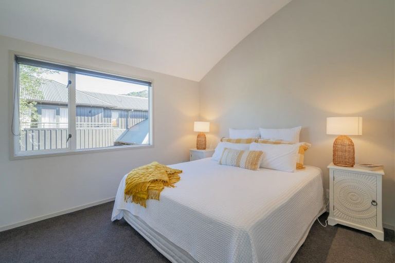 Photo of property in 17 Hahei Beach Road, Hahei, Whitianga, 3591