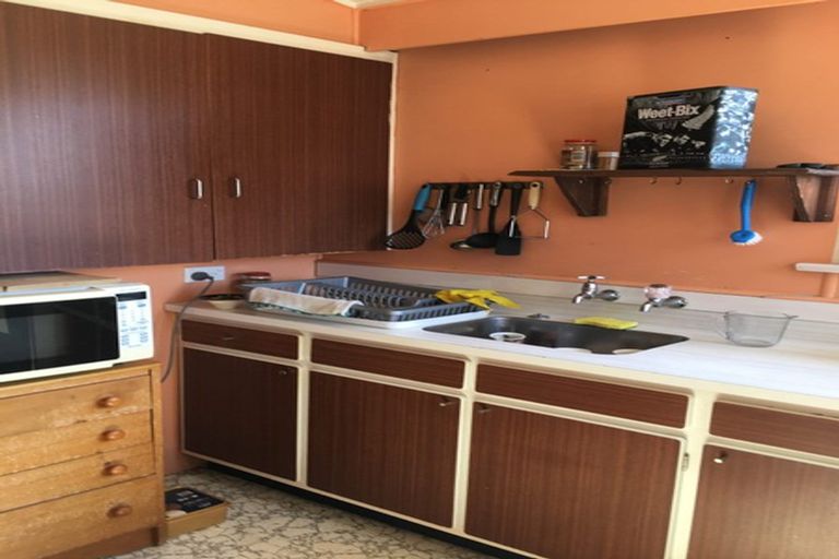 Photo of property in 74 Hargest Crescent, Saint Clair, Dunedin, 9012