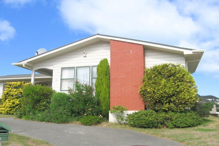 Photo of property in 34 Westview Grove, Miramar, Wellington, 6022