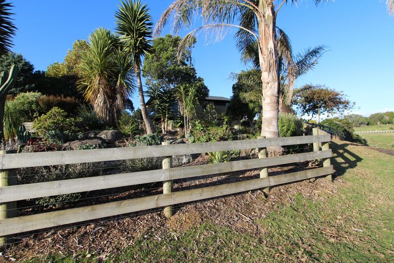 Photo of property in 167 Wymer Road, Glenbrook, Waiuku, 2681