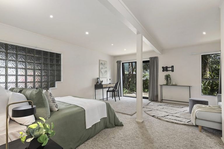 Photo of property in 12 Florio Terrace, Tawa, Wellington, 5028