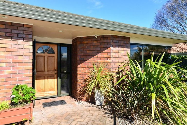 Photo of property in 33 Admiral Crescent, Flagstaff, Hamilton, 3210