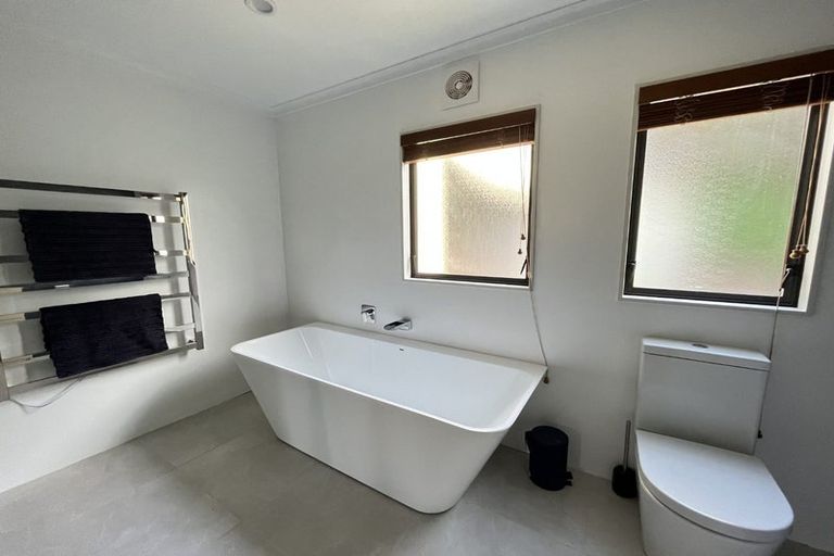 Photo of property in 18 Pendennis Point, Camborne, Porirua, 5026