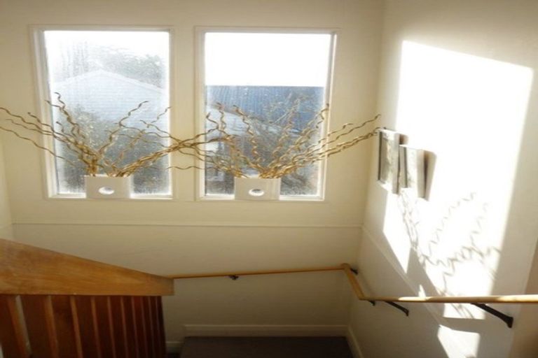 Photo of property in 70 Norwood Road, Bayswater, Auckland, 0622