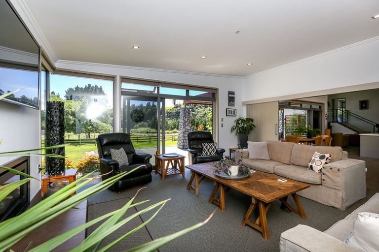 Photo of property in 371d Mangorei Road, Merrilands, New Plymouth, 4312