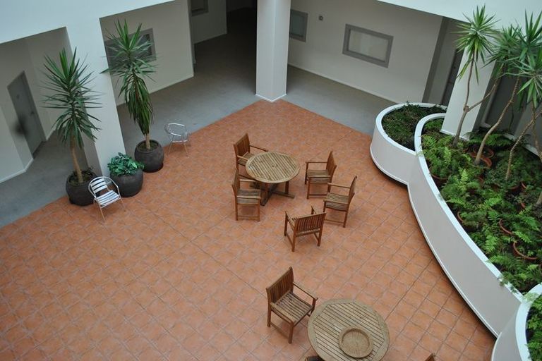 Photo of property in Stadium Garden Flats, 315/107 Thorndon Quay, Pipitea, Wellington, 6011