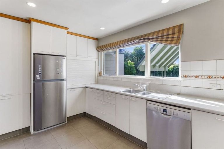 Photo of property in 20 Hillcrest Place, Avonhead, Christchurch, 8042