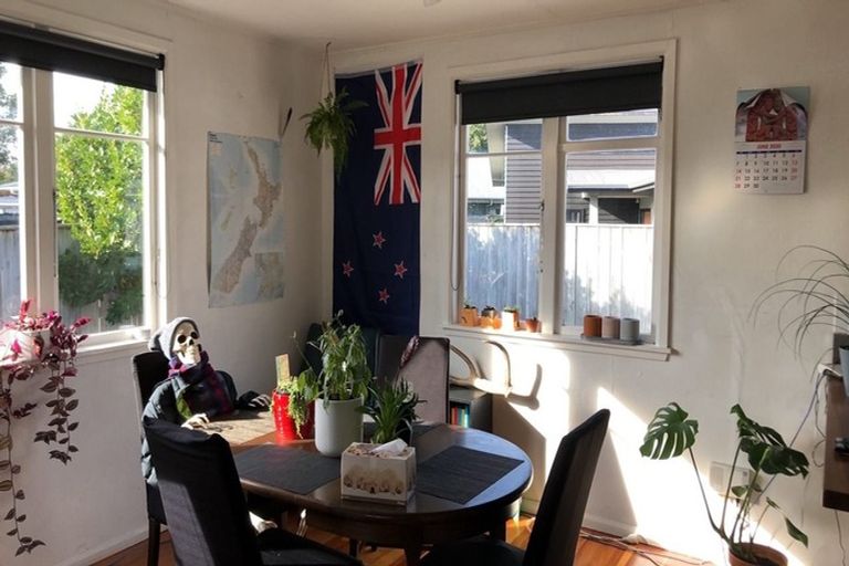 Photo of property in 12 Conway Place, Terrace End, Palmerston North, 4410