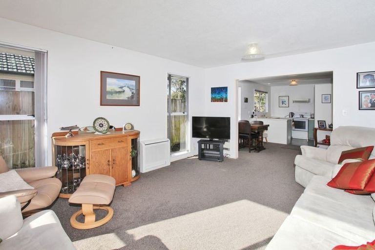Photo of property in 247a Avonhead Road, Avonhead, Christchurch, 8042