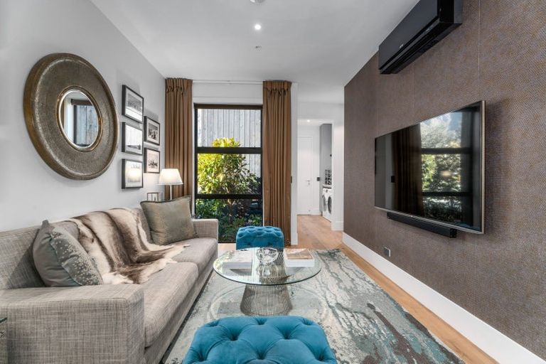 Photo of property in 4 Kerrera Lane, Jacks Point, Queenstown, 9371