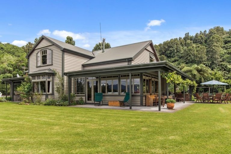 Photo of property in 360 Spencer Road, Lake Tarawera, Rotorua, 3076