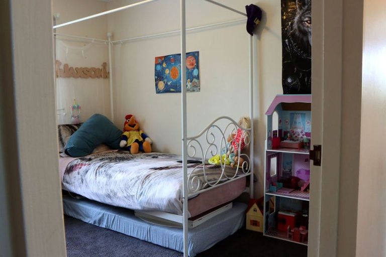 Photo of property in 48 Newton Place, Westbrook, Palmerston North, 4412