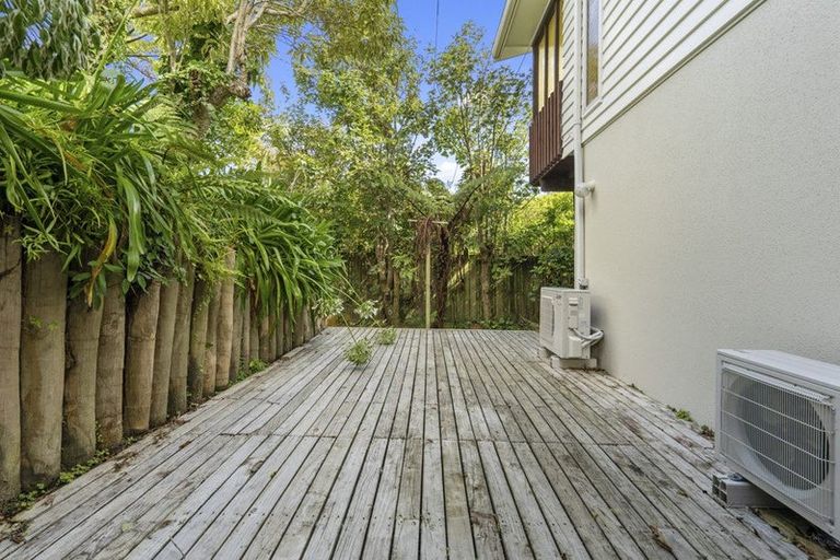Photo of property in 2 Waterford Drive, Churton Park, Wellington, 6037