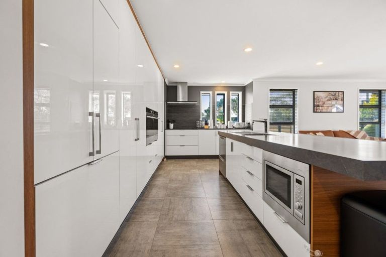 Photo of property in 16 Stace Hopper Drive, One Tree Point, 0118