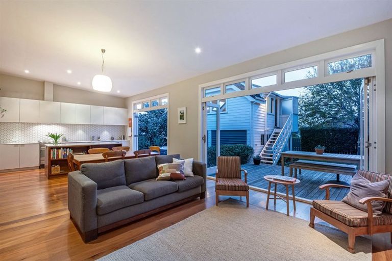 Photo of property in 10 Egremont Street, Belmont, Auckland, 0622