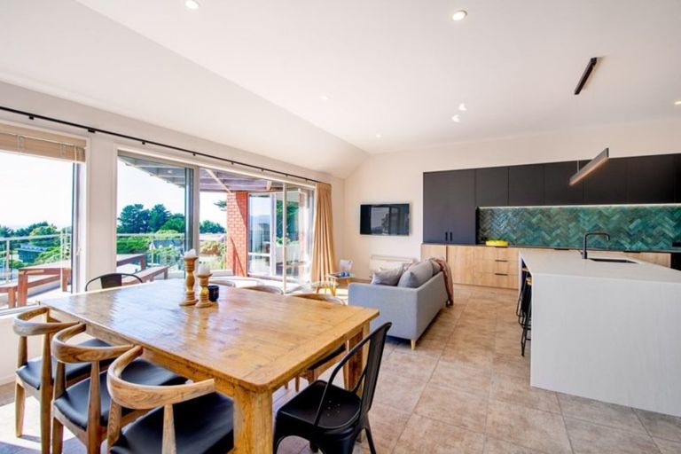 Photo of property in 15 Highgrove, Saint Clair, Dunedin, 9012