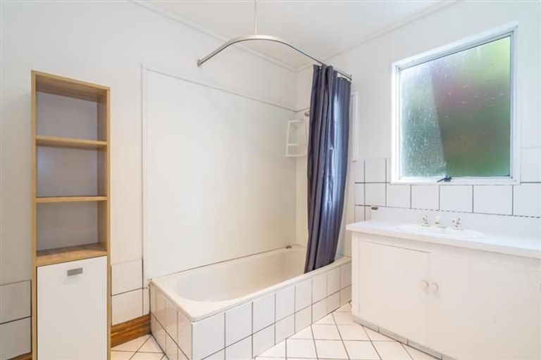 Photo of property in 74 Centennial Avenue, Helensburgh, Dunedin, 9010