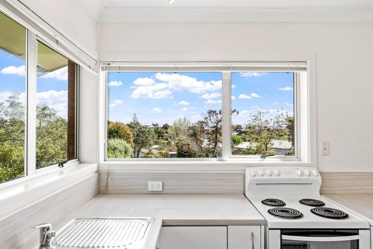 Photo of property in 18a Brian Crescent, Stanmore Bay, Whangaparaoa, 0932