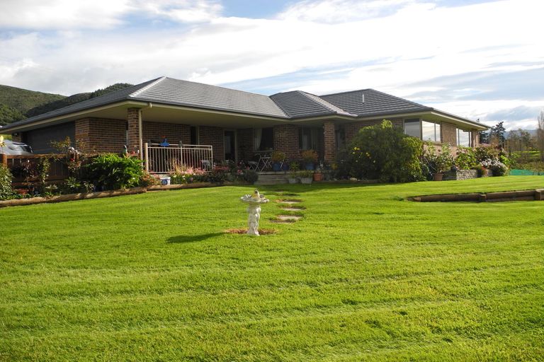 Photo of property in 151 Garlands Road, Waimate, 7979