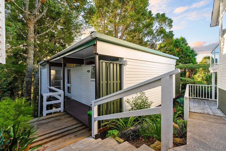 Photo of property in 42 Rangiwai Road, Titirangi, Auckland, 0604