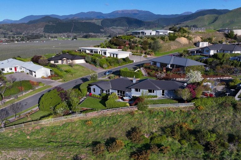 Photo of property in 18 Katania Heights, Brightwater, 7022