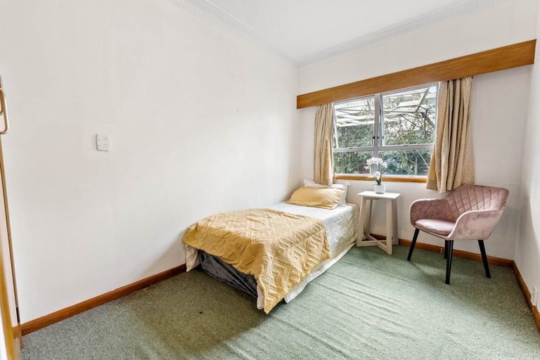 Photo of property in 30 Devon Road, Bucklands Beach, Auckland, 2012