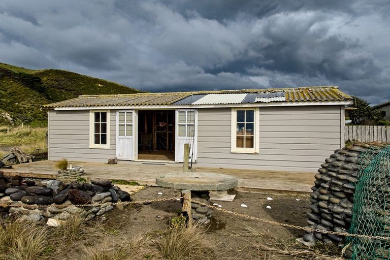 Photo of property in 1090 Makara Road, Makara Beach, 6972