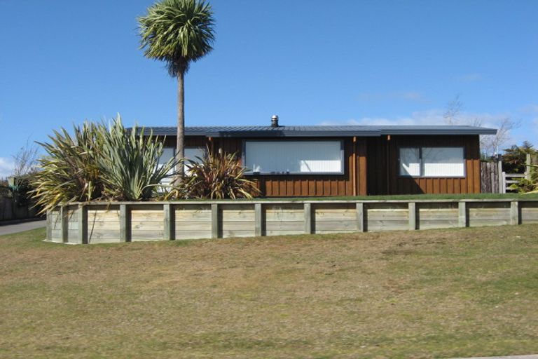 Photo of property in 22 Kahotea Drive, Motuoapa, 3382
