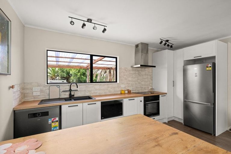 Photo of property in 14 Waimauku Station Road, Waimauku, 0812